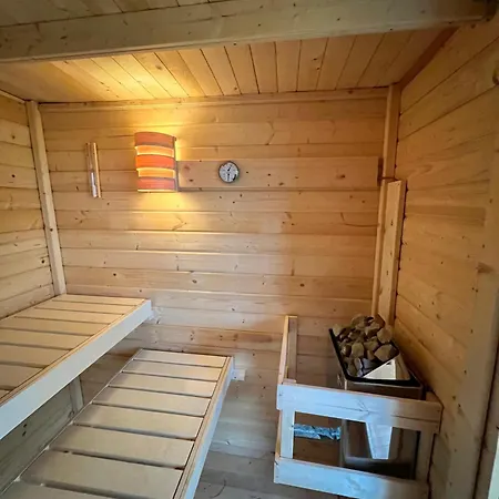 Wohlfuehl Oase Mit Sauna Vor Den Toren Berlins بيت للعطل ناون